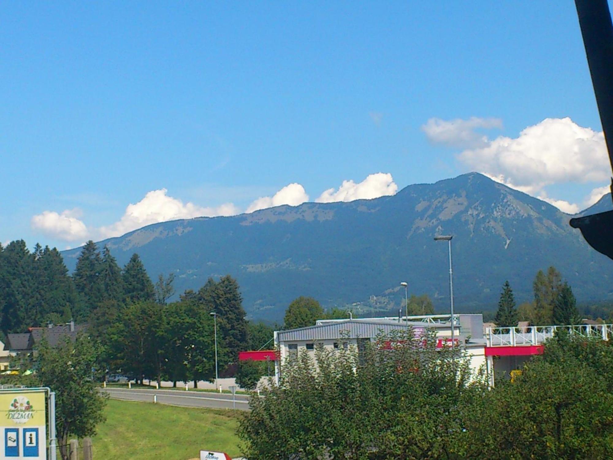 Dezman Apartments & Rooms Kranj Exterior photo